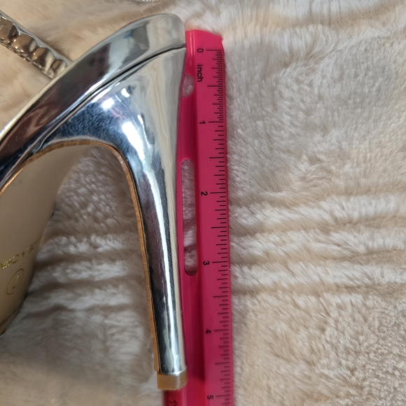 Glamorous Silver Spiral Heels - Picture 5 of 5
